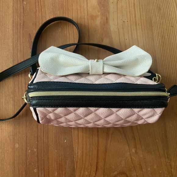 Betsey Johnson pink purse - Picture 9 of 16